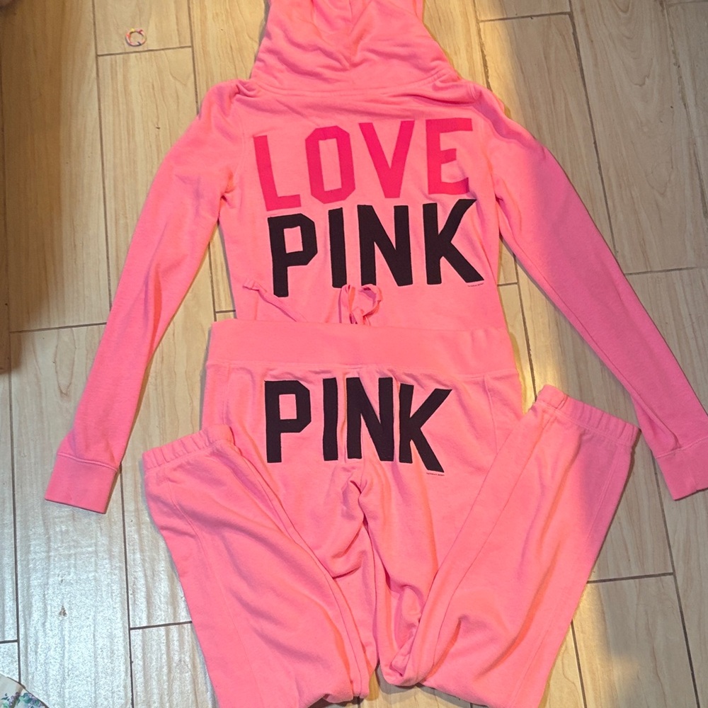 2011 PINK VARSITY HOT PINK MATCHING SWEATSUIT felt letters